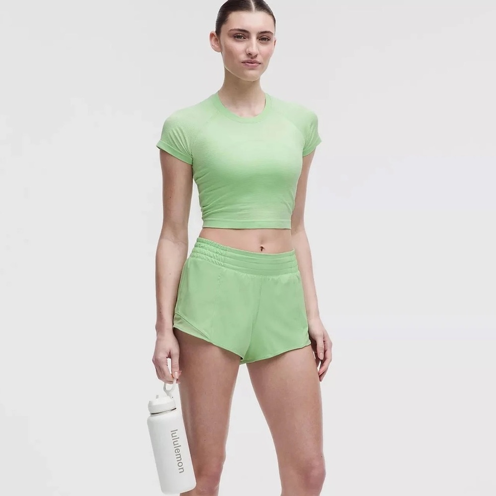 Lululemon Kale Krush Hotty Hot Shorts 2.5 inch